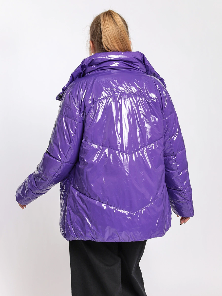 Куртка лилового цвета с глянцевым эффектом